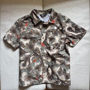 The North Face - Boys Short Sleeve Button-Up Shirt - Medium 10